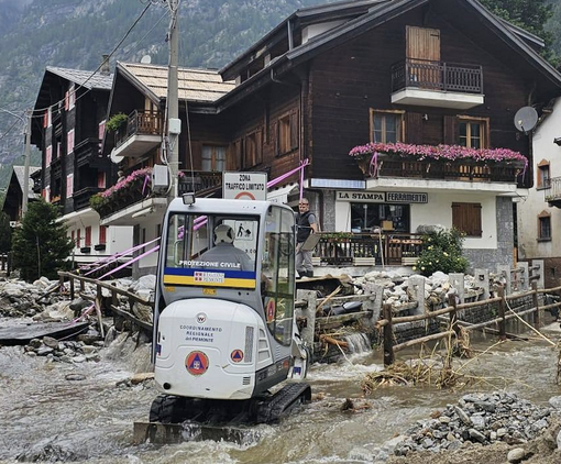 Oltre 50 uomini della Protezione Civile impegnati a Macugnaga