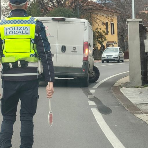 Scontro tra due furgoni a Suna FOTO E VIDEO