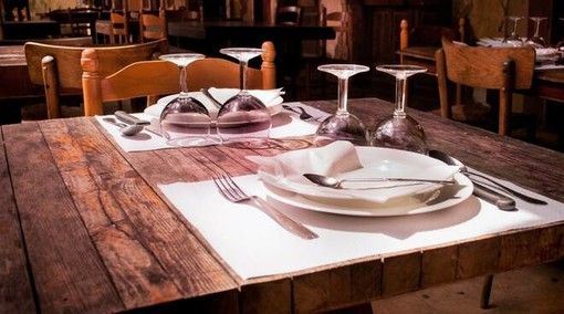 Da domani riaperture di bar e ristoranti anche al chiuso