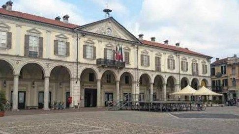 Volontariato, incontro con il comico Giovanni Storti e il medico verbanese Luca Vismara