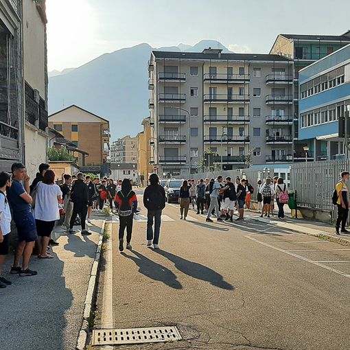 Stamattina tornano in classe 505mila piemontesi: sono 8mila meno di un anno fa