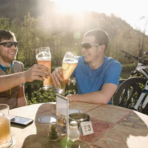 Svizzera, ogni anno 21mila infortuni in bici: 1.365 sono riconducibili all’alcol