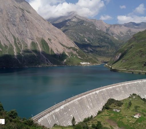 Il lago e la diga di Morasco, in alta Formazza