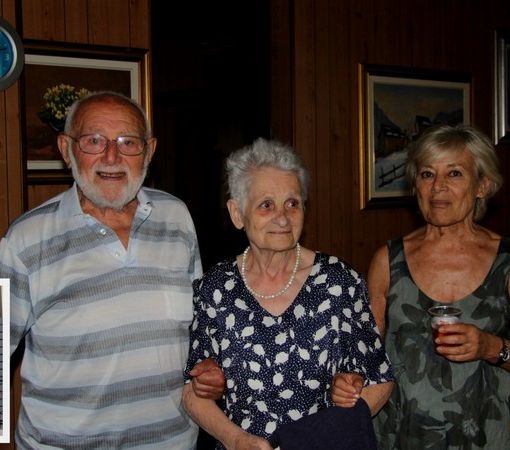 Franco, Giuliana e Netta Sgrena, nel riquadro don Renato Sacco