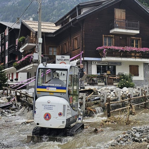 Oltre 50 uomini della Protezione Civile impegnati a Macugnaga