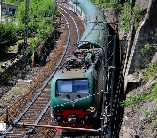 Petizione per riaprire l'Arona-Santhià