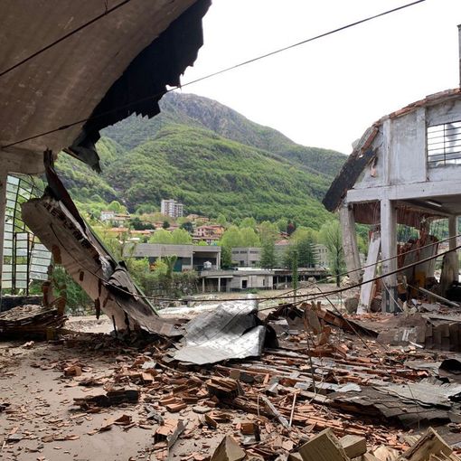 Omegna: nuovo crollo all'interno di un edificio di via IV Novembre FOTO
