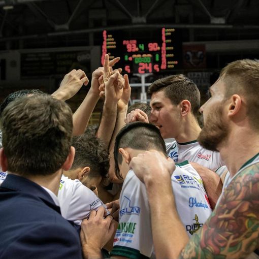 Una Paffoni epica batte Varese all'ultimo minuto