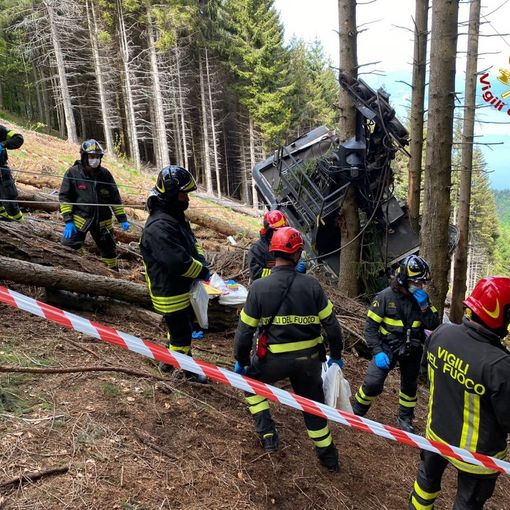 In corso l'identificazione delle 13 vittime, si tratterebbe di turisti stranieri FOTO E VIDEO