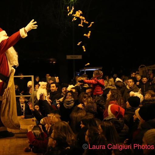 A Baveno: l'arrivo di Babbo Natale dal lago