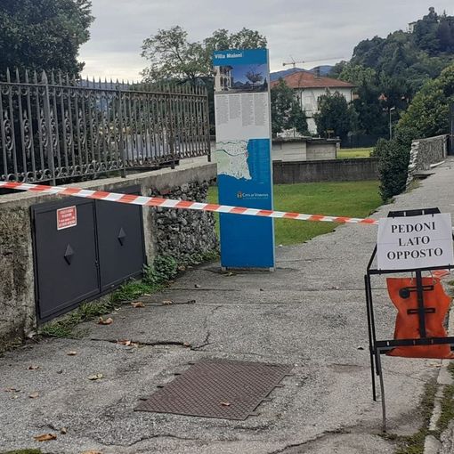 Crollato il muro del parco di Villa Maioni
