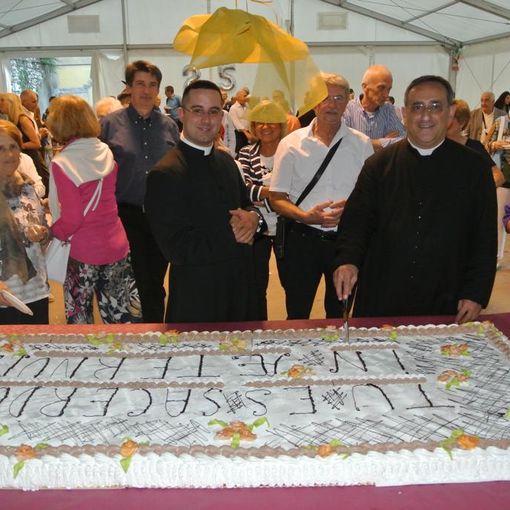 Omegna ha festeggiato Don Gianmario Lanfranchini per i 25 anni di sacerdozio
