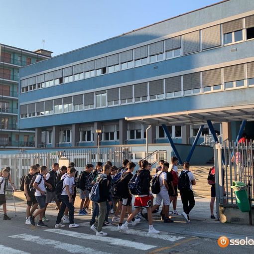La Lega Giovani Vco contro i nuovi orari scolastici alle superiori: “Dirigenti puntano sulla quantità invece che sulla qualità”