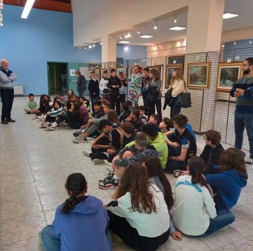 Gli studenti del Vco in visita alla mostra dedicata a Carlo Bossone