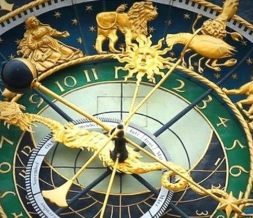 Cosa prevedono per noi le stelle: ecco l'Oroscopo di Corinne