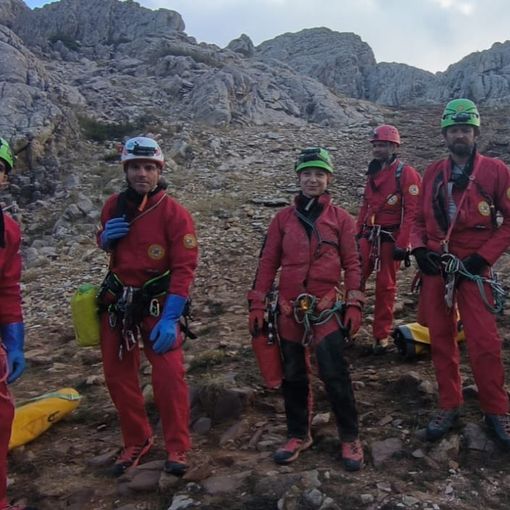 Speleologo Usa bloccato a mille metri sotto terra in Turchia: per salvarlo anche 7 soccorritori piemontesi   FOTO E VIDEO