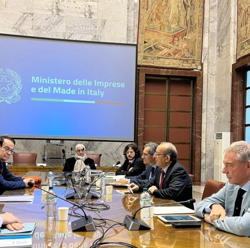 Spazio e automotive al centro dell'incontro tra ministro Urso e delegazione della Regione