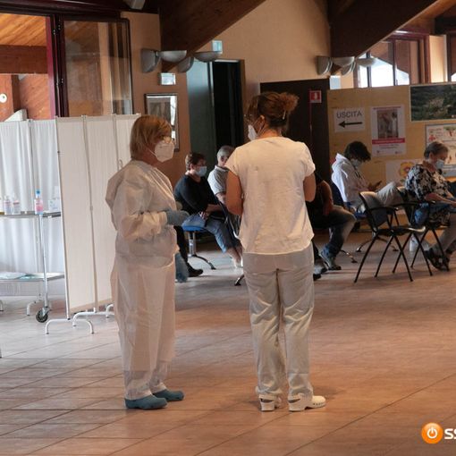 Rossi e Valle critici sulle scelte della Regione per gli accessi ai vaccini: &quot;Penalizzati soprattutto gli studenti&quot;