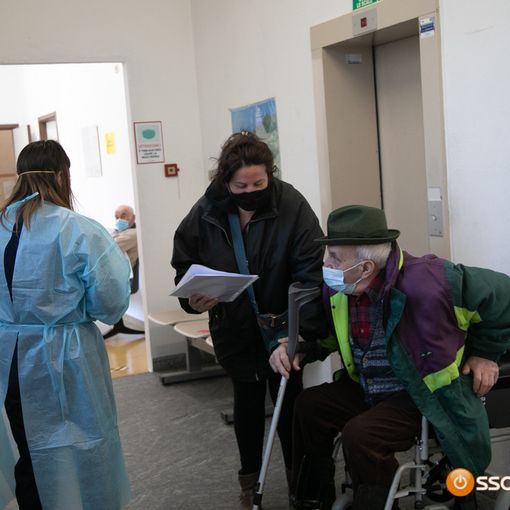 Quarta dose: da domani la preadesione per over12 e da lunedì chiamate dirette per over60