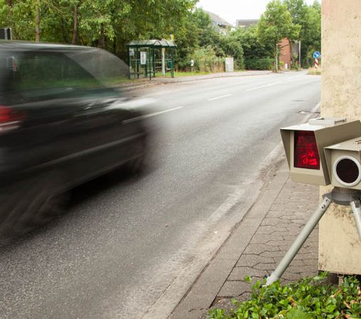 Superare i limiti di velocità? Per un italiano su due non è pericoloso