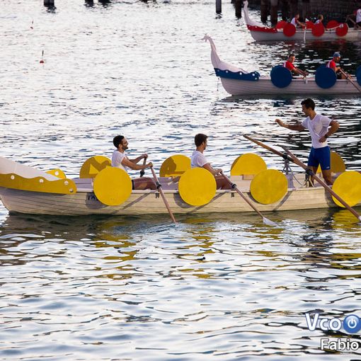 Sul lungolago di Verbania Ferragosto con il Palio Remiero