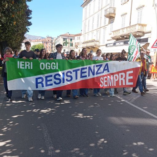 Festa della Liberazione, la cerimonia sul lungolago di Intra FOTO