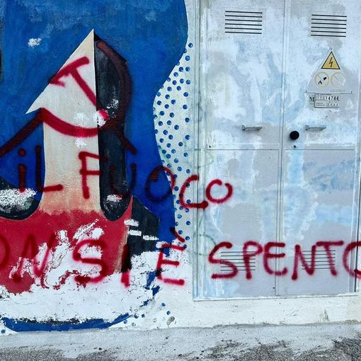 Imbrattato il murales al Liceo Cavalieri, la condanna di Forza Italia