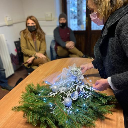 I commercianti di Omegna addobberanno i negozi con il ‘mazzo di Natale’