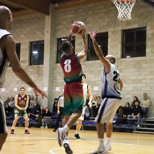 Paracchini Expo Foma supera le difficoltà e batte Vercelli 65-58