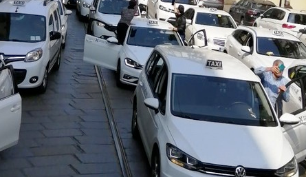 Mobilitazione Taxi, Coordinamento Confederazioni Artigiane: “Fatturato ridotto all'osso, difficile andare avanti&quot;”