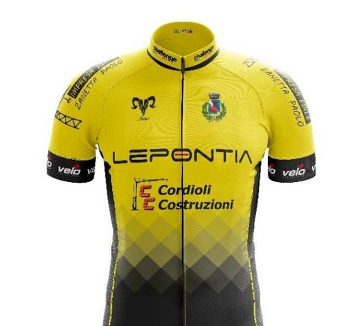 Ciclismo, entusiasmo e una nuova maglia griffata per Aries Cycling