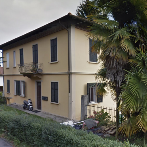 Ghiffa, 34enne trovato morto in casa. Sarebbe stato accoltellato
