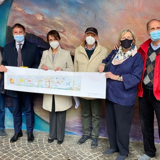 Un mosaico ispirato a Gianni Rodari ed alla storia industriale di Omegna lungo la passeggiata del Nigoglia