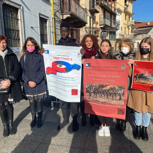 Omegna, un flash mob e uno spettacolo per la Giornata contro la violenza sulle donne