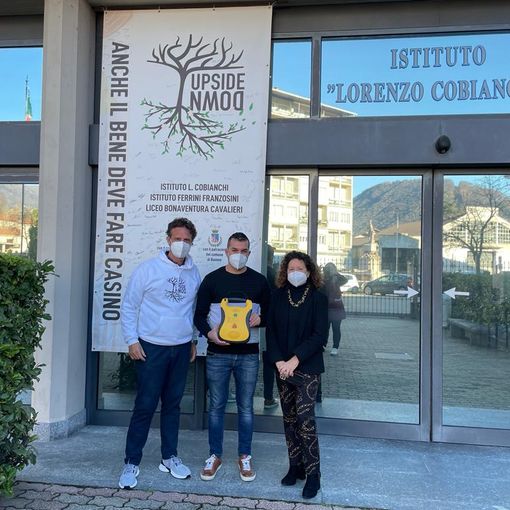 Dal Cantante della Solidarietà un defibrillatore per il “Cobianchi&quot; di Verbania