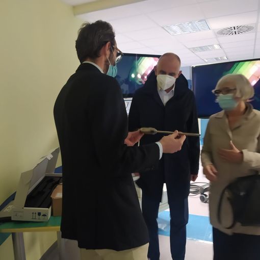 Donata al Castelli una telecamera 4K per la microchirugia addominale