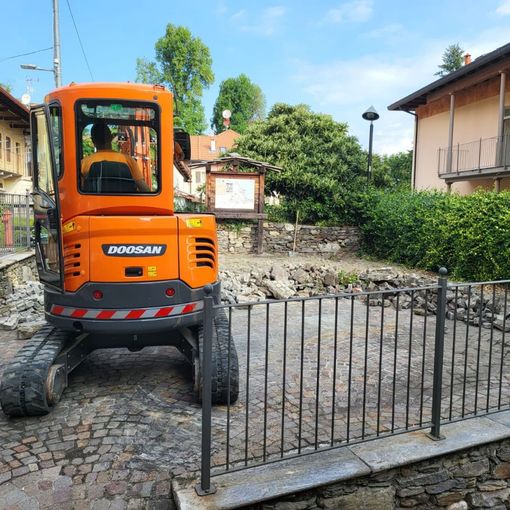 Baveno, nuovo look per la piazzetta in frazione Loita