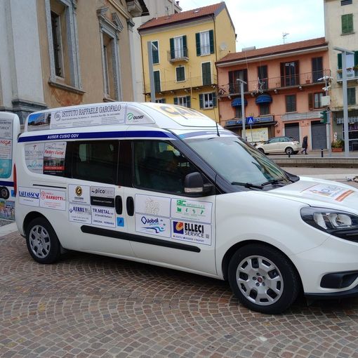 L'Auser Cusio ha un nuovo mezzo per il trasporto disabili