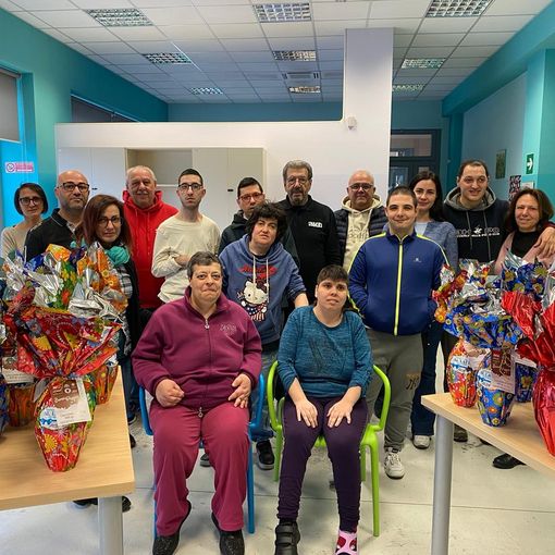 Settanta uova donate agli ospiti del Centro Do e all'Educativa Territoriale del Cusio