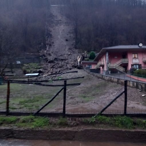Frana in Valle Strona, isolata Luzzogno FOTO