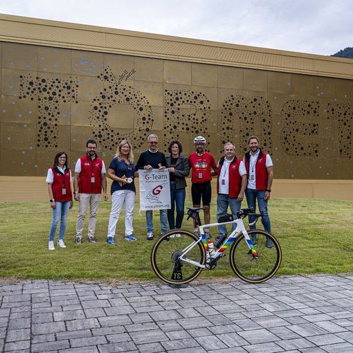 Andrea Ciocca e la sua bicicletta della pace hanno raggiunto Rovereto