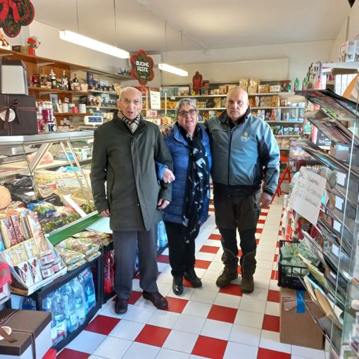 Ultimi giorni per il negozio di alimentari Furlan di Cossogno: la comunità si mobilita per evitarne la chiusura