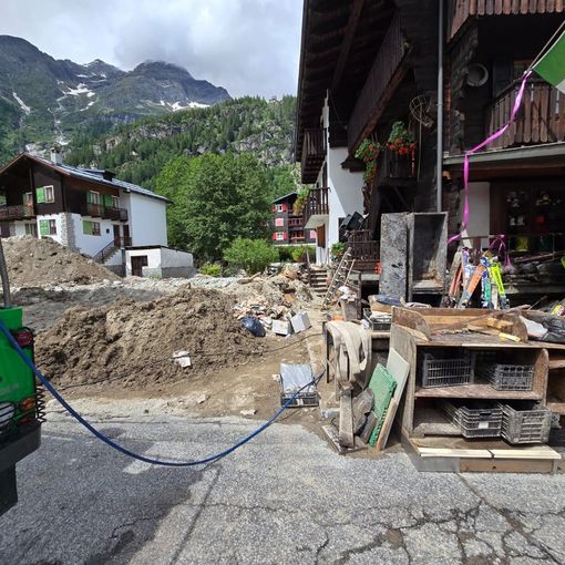La Croce Rossa di Verbania a supporto della popolazione di Macugnaga FOTO
