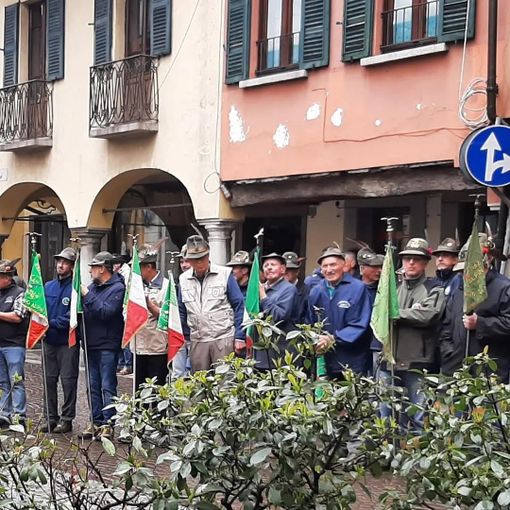 Gli Alpini di Omegna celebrano i 100 anni dalla fondazione