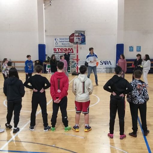 Con Azzurra Basket Vco alla scoperta del baskin: il progetto delle scuole medie di Omegna