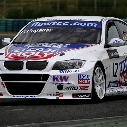 BMW Touring, serie 3 e serie 5: caratteristiche e piacere di guida