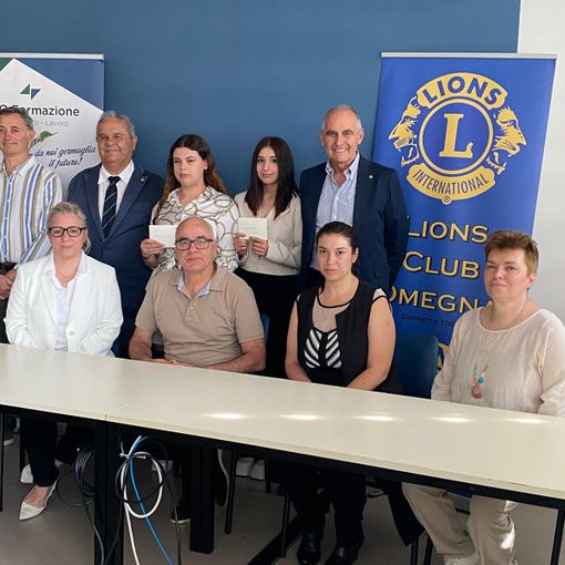 Lions Club Omegna, la consegna delle borse di studio agli alunni meritevoli