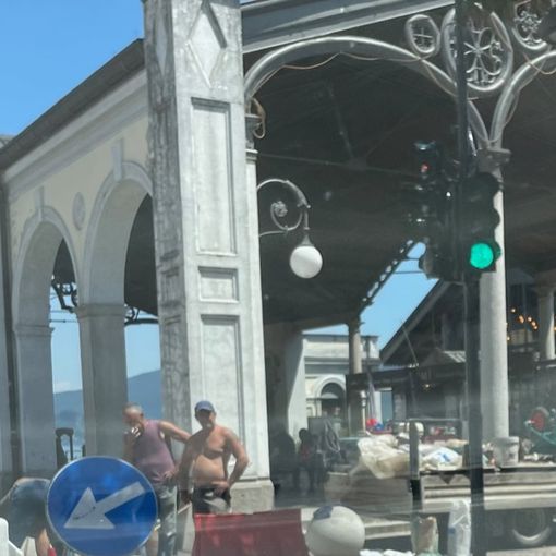In centro a Intra è sprofondata la pavimentazione realizzata due anni fa