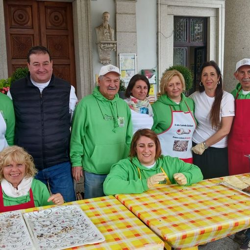 Tantissimi dolci per beneficenza: raccolti 800 euro
