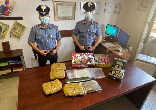 Ordinava droga in Spagna e la riceveva in pacchi di giocattoli, arrestato un 28enne di Verbania